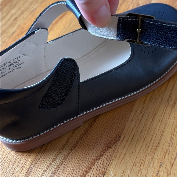 Felix & Flora Girls Maryjane dress shoes perfect for Easter - Picture 9 of 9